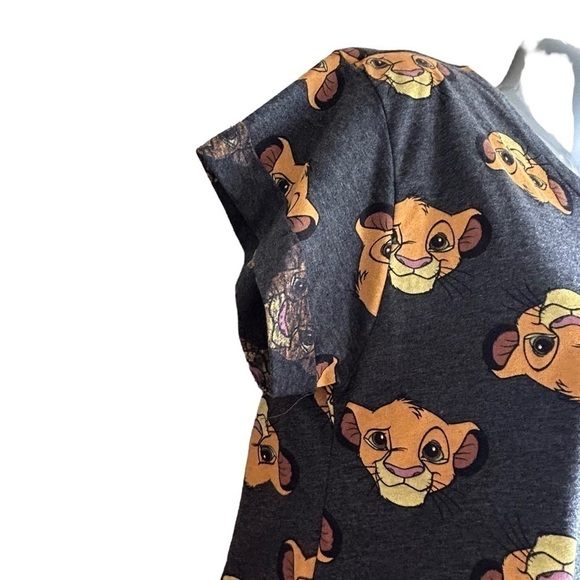 Disney Lions King Simba Juniors Short Sleeve Tee • NWOT • Size: Large​ - Picture 2 of 7